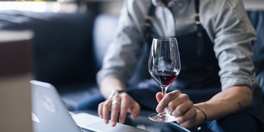 AI in Wine Education: Help or Hindrance?